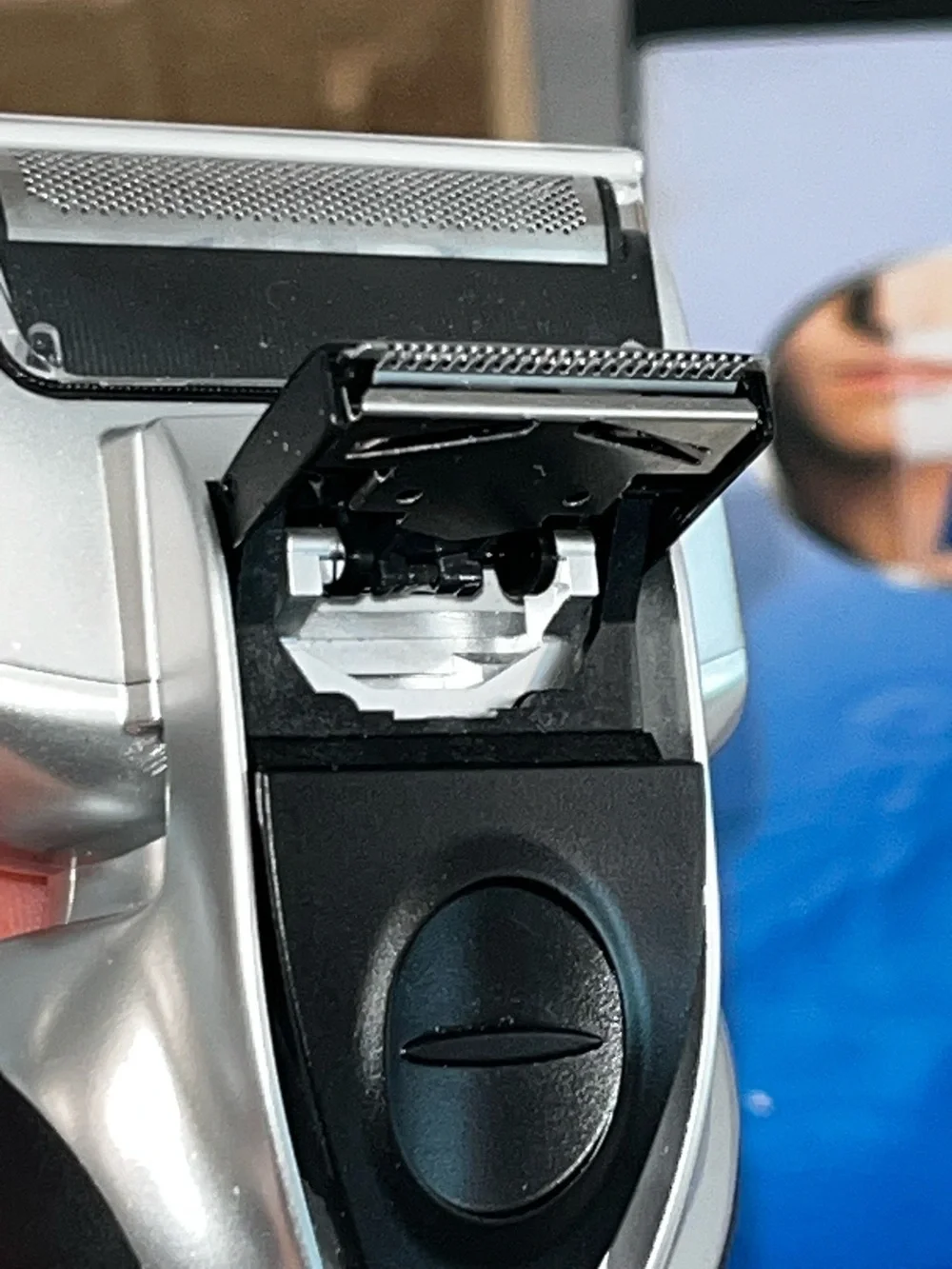 Panasonic Twin 2 Blade Wet/Dry Recharge ES-RW30-S European Market or Traveling